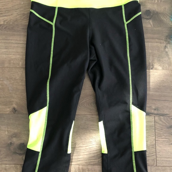 ‼️NWT Exersion Fitted Cropped Yoga Pants SZ M - Picture 6 of 7